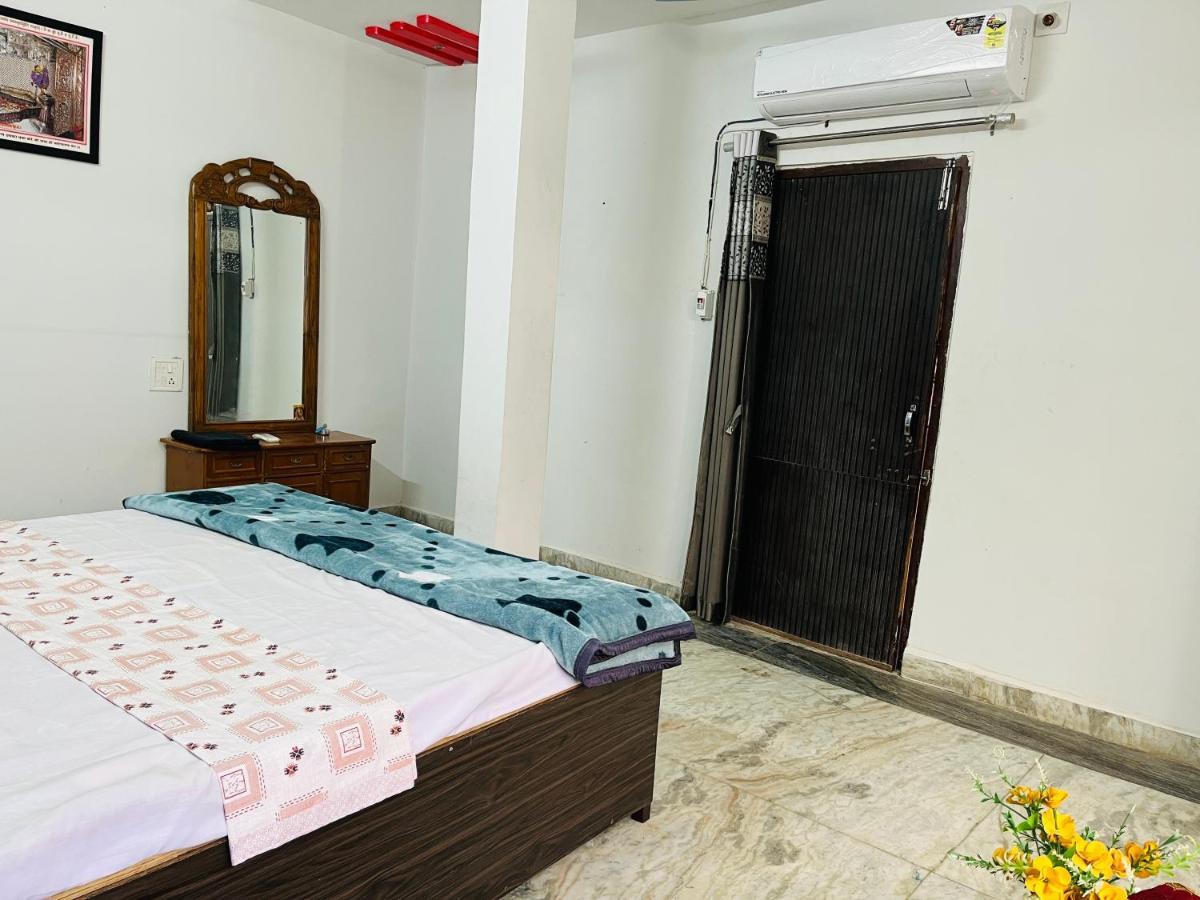 Tiwari G Home Stay 우자인 외부 사진
