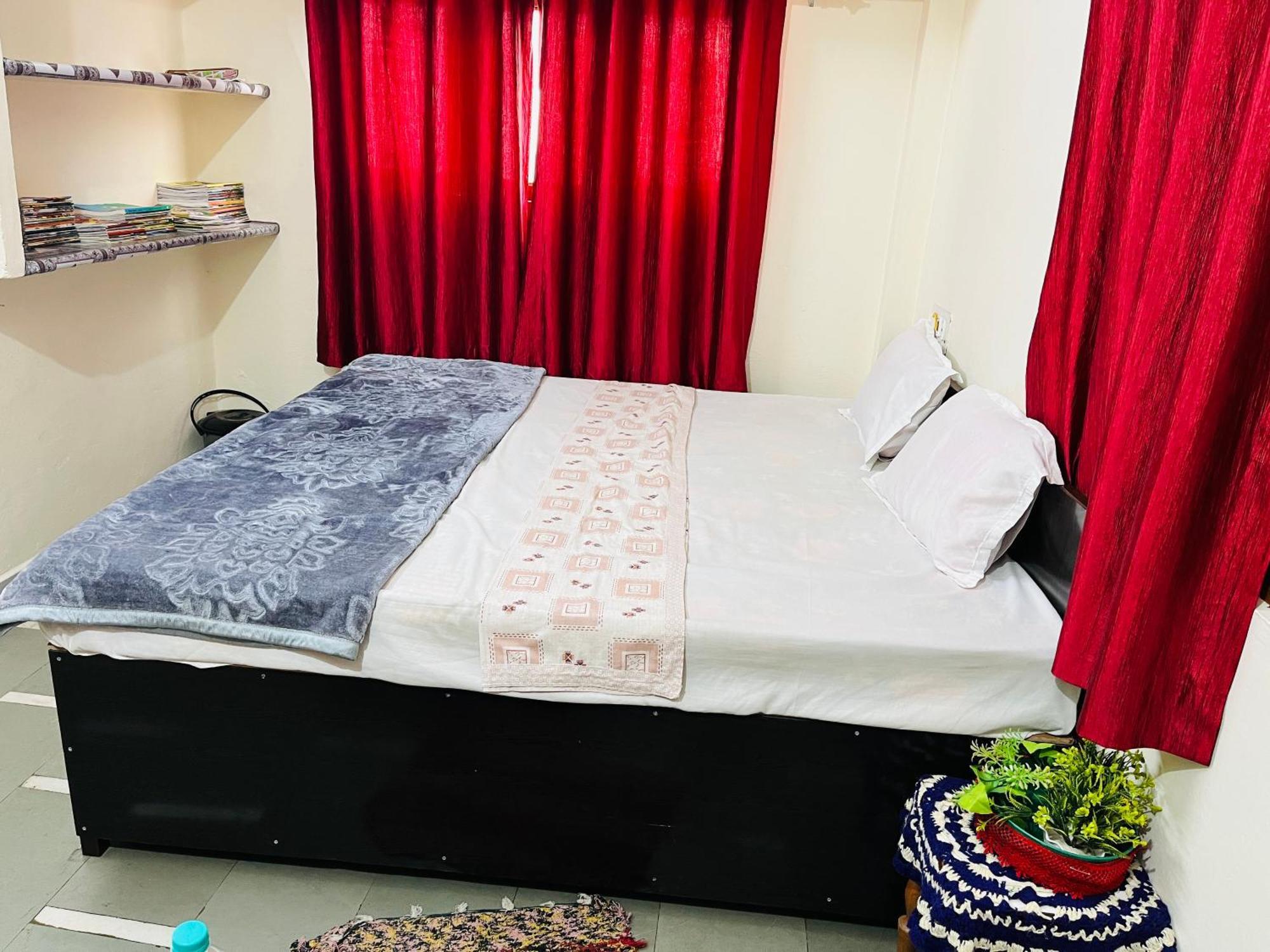 Tiwari G Home Stay 우자인 외부 사진