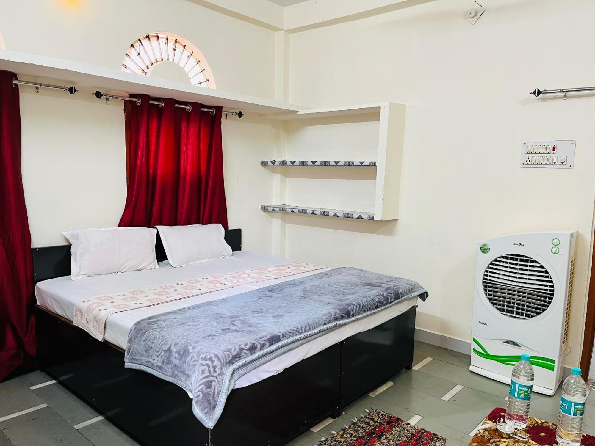 Tiwari G Home Stay 우자인 외부 사진