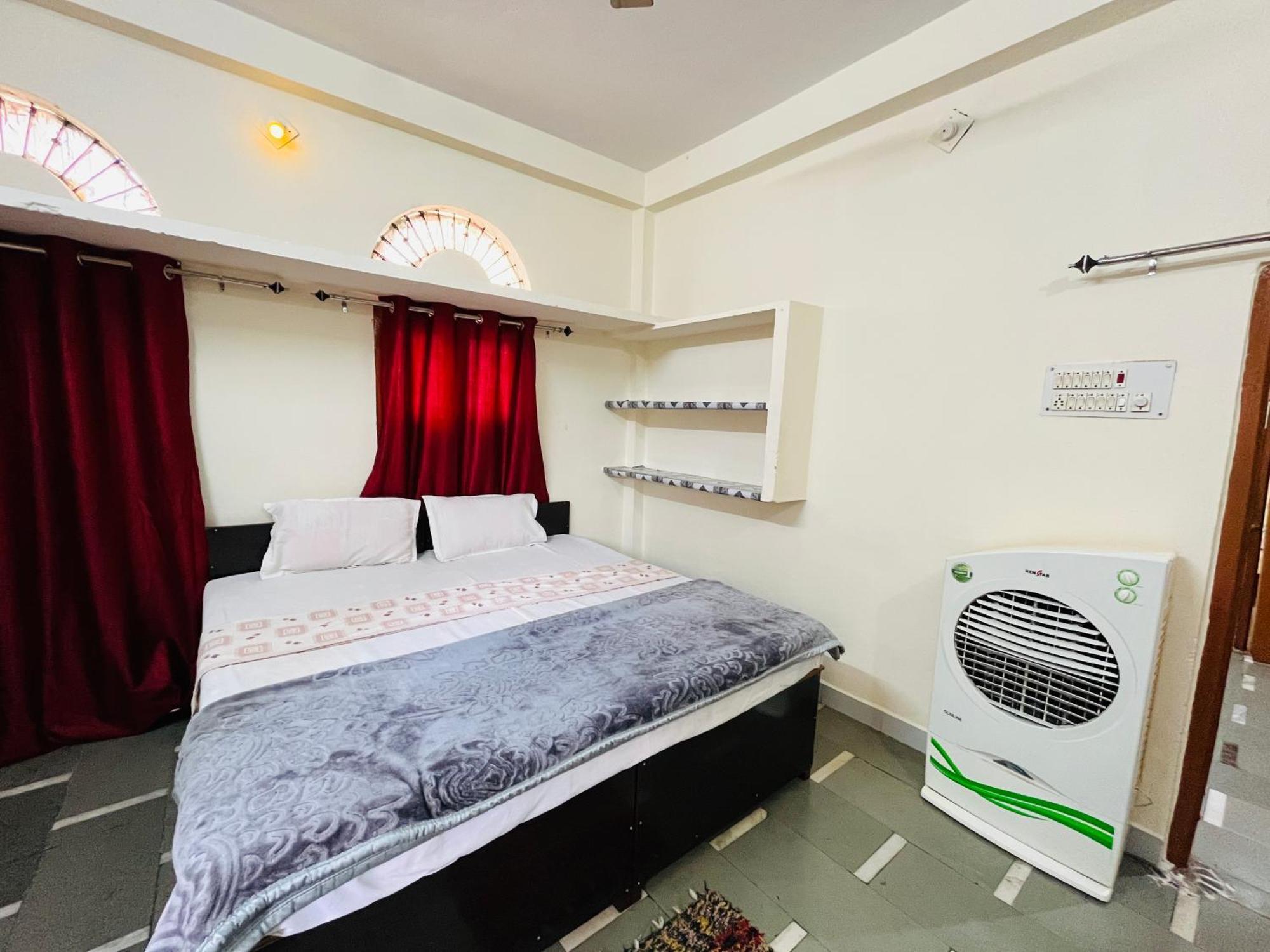 Tiwari G Home Stay 우자인 외부 사진