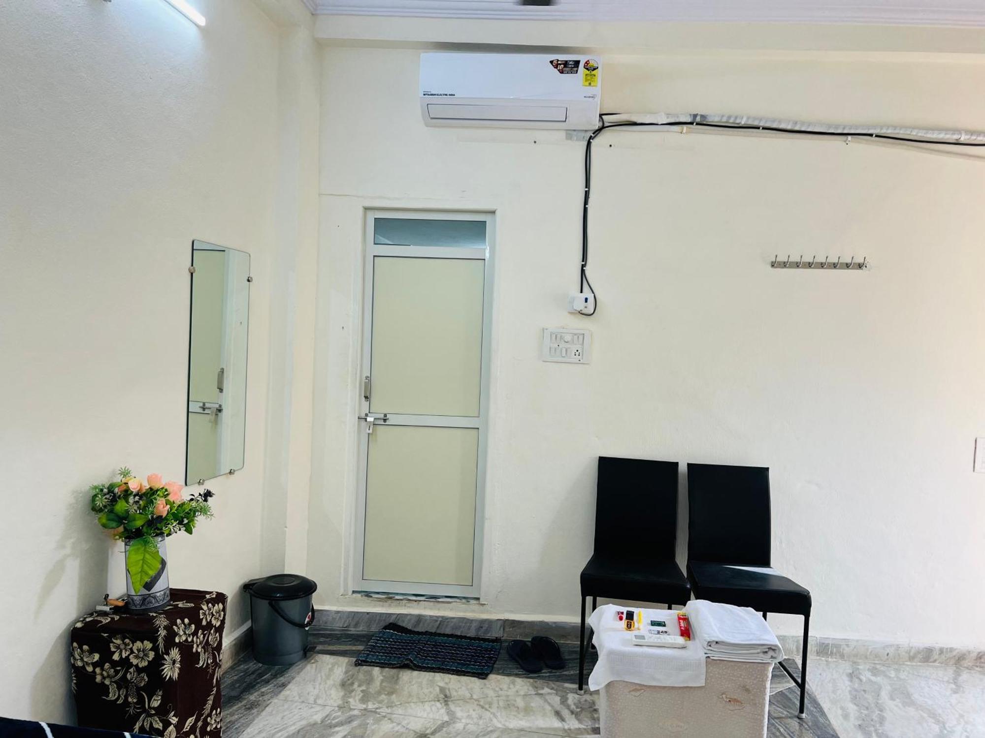 Tiwari G Home Stay 우자인 외부 사진