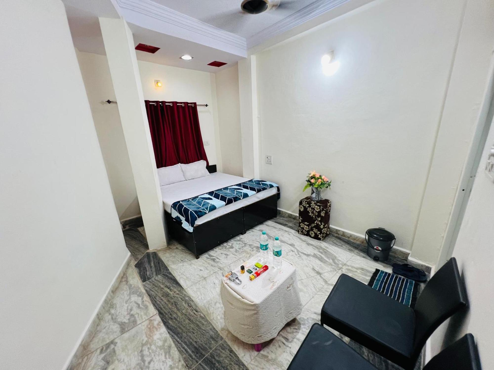 Tiwari G Home Stay 우자인 외부 사진